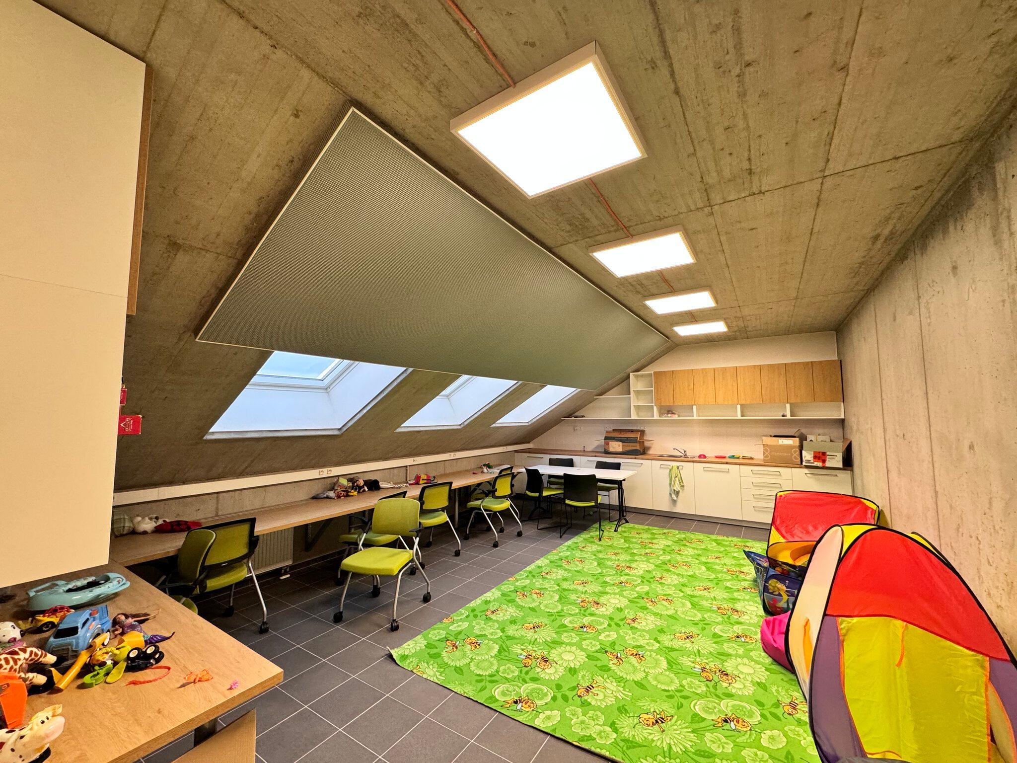 Akustické stěny pro Komunitní centrum v obci Česká — foto 1